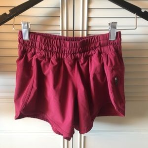 LULULEMON TRACKER SHORT